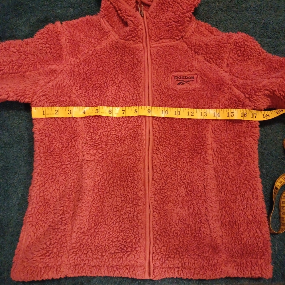 Fuzzy Reebok jacket - Picture 9 of 9